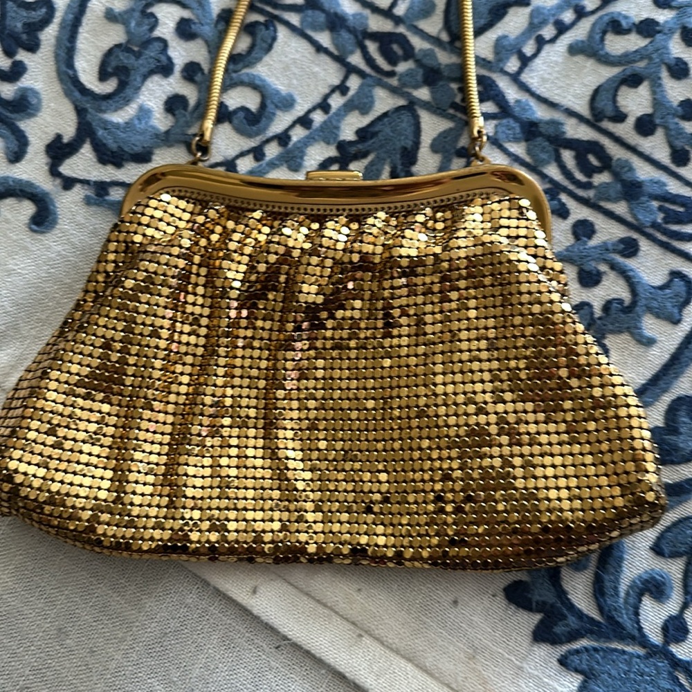 Whiting & Davis gold chain Maile evening bag clasp is ornate vintage beautiful - Picture 4 of 12